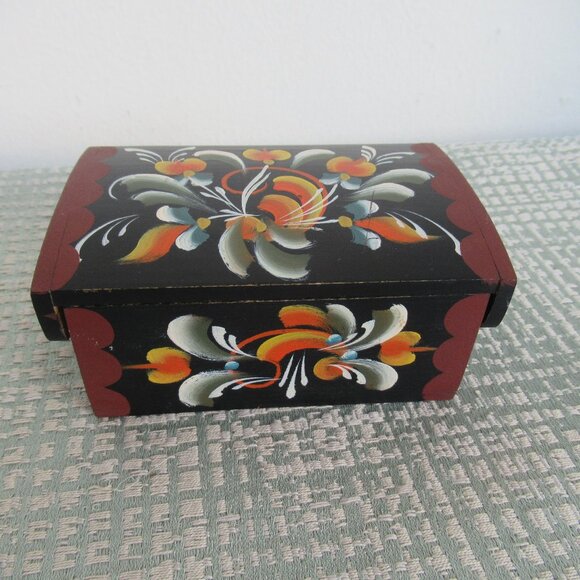 VTG Norwegian Rosemaling Wooden Trinket Box Hand Painted Folk Art - Picture 1 of 9